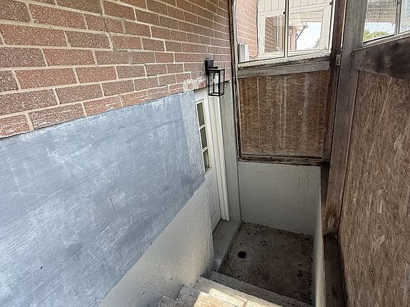 2nd image of 23 Dunwich Pl #Basement