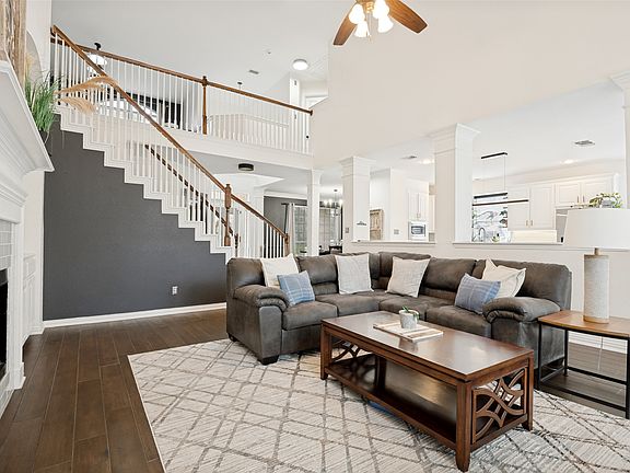 4th image of 1017 Muirfield Dr
