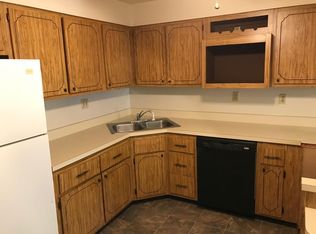 2 Fiedler Cir APT D, Fenton, MO 63026