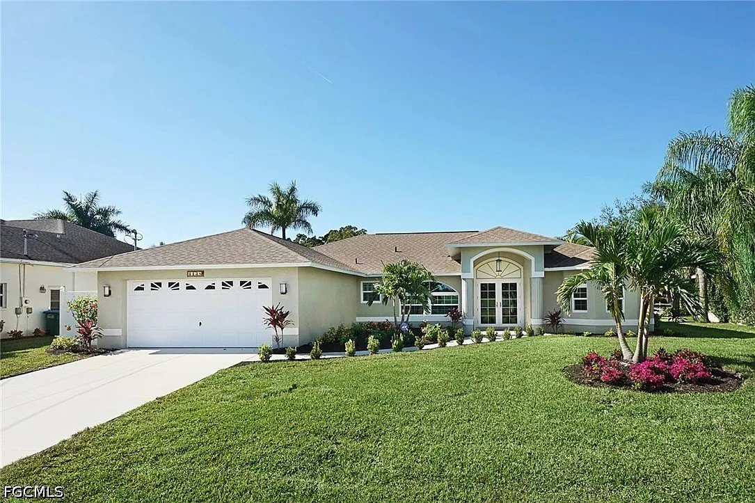 4 bed, 2.0 bath, 2247 sqft, $9,000 — Photo 2