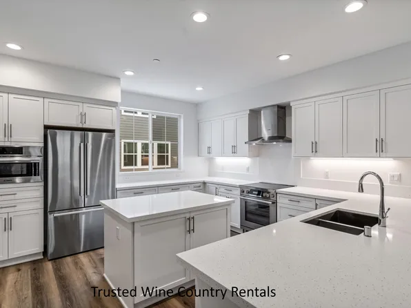 645 Semillon Ln, Santa Rosa, CA 95403