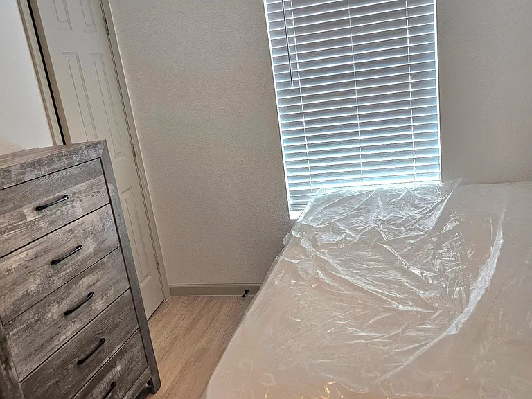 Bedroom Room 1