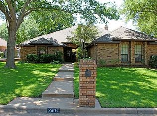 2504 Chad Dr, Arlington, TX 76017