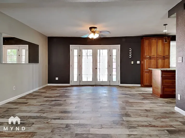 8426 E Keim Dr — Photo 6