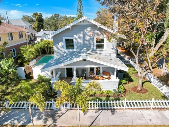 165 17th Ave NE, Saint Petersburg, FL 33704