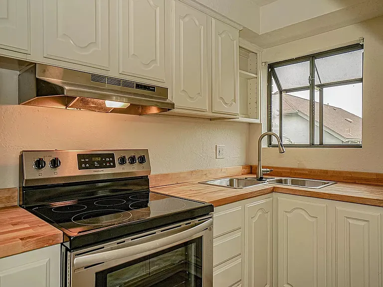 495 Chestnut St #20 — Photo 8