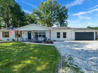 84 Pinewood Dr, Winfield, MO 63389