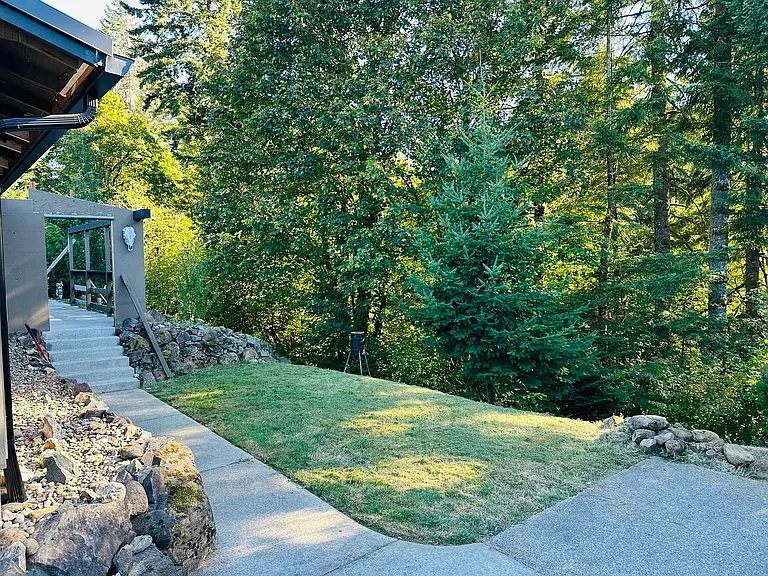 128 Bunting Dr — Photo 33