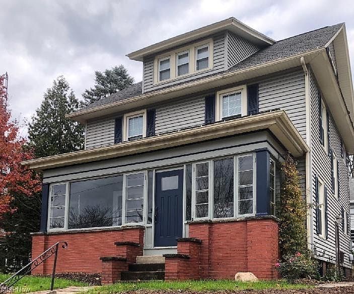 1st image of 136 E Pine St