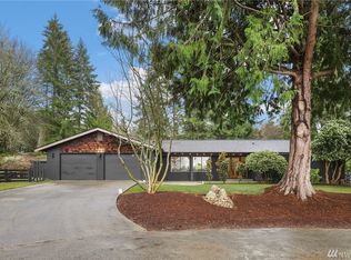 12148 Pleasant Pl NE, Bainbridge Island, WA 98110