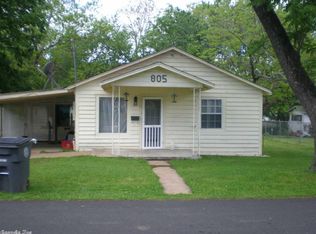 805 N Hickory St, Searcy, AR 72143