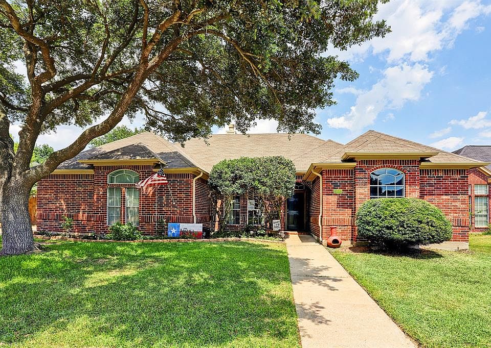 1st image of 6114 Auburn Woods Dr