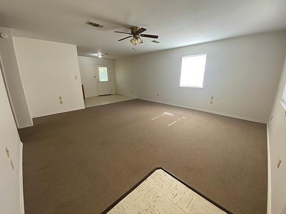 2nd image of 419 Murdock St
