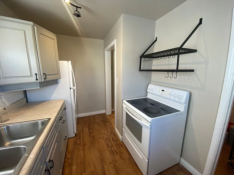 4616 S Logan St — Photo 16
