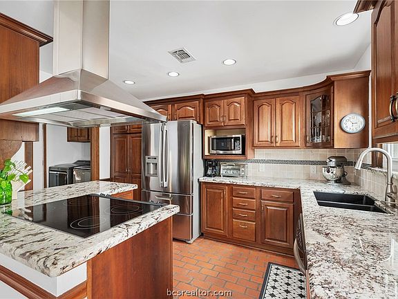2nd image of 29 Forest Dr