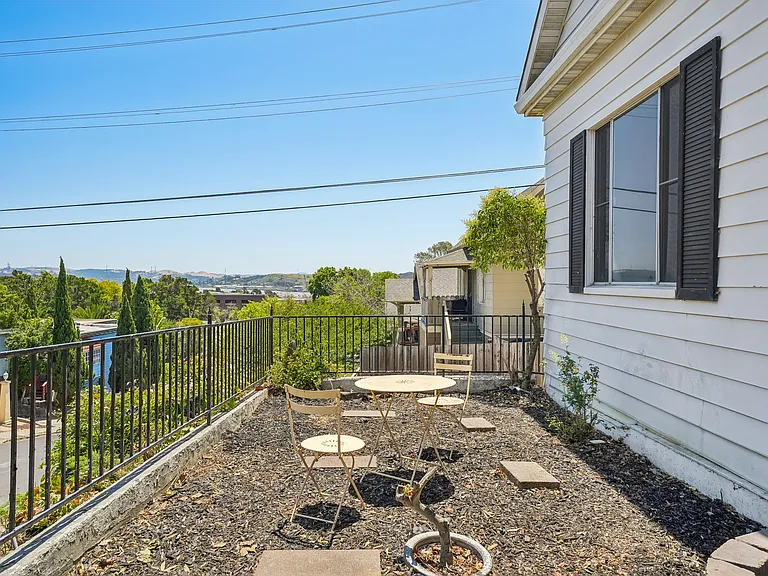 517 Branciforte St — Photo 51