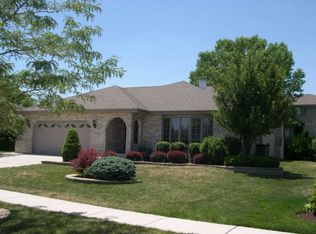 9060 Charing Cross Rd, Woodridge, IL 60517