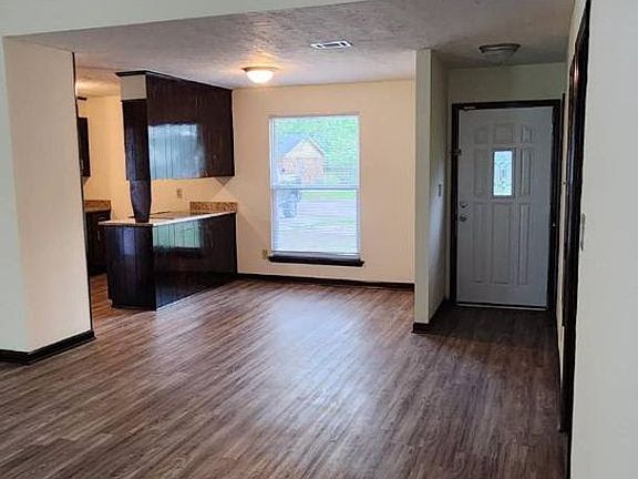 3rd image of 2627 Teakwood Dr