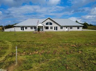 1024 495th St, Chariton, IA 50049