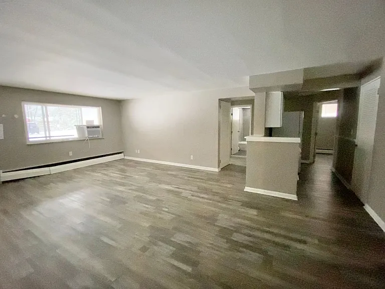 2414 Banning — Photo 8