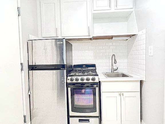 4th image of 58 E 56th St APT 4A