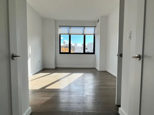 125 Parkside Avenue image 5 of 30