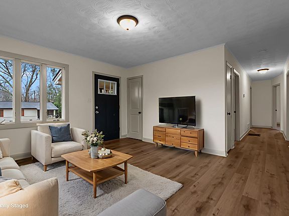 3rd image of 100 Whitener Ave