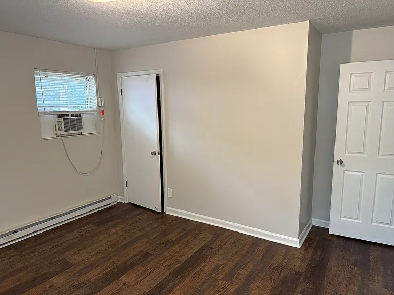 133 W Cornwallis Rd — Photo 5