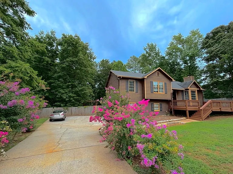 Stewart Dr — Photo 25