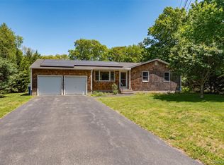 37 Crescent Bow, Ridge, NY 11961