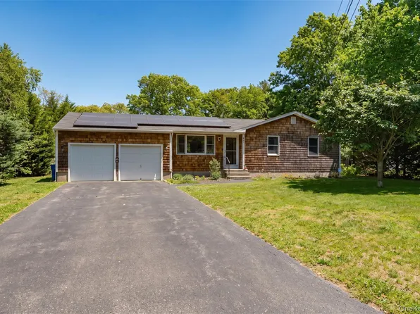 37 Crescent Bow, Ridge, NY 11961