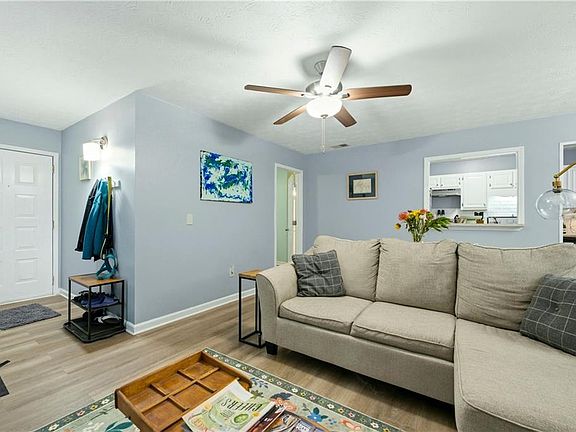 5th image of 4097 Woodridge Way