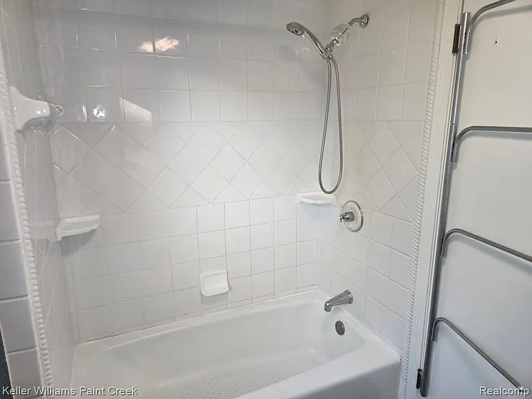 1125 S Long Lake Blvd — Photo 28