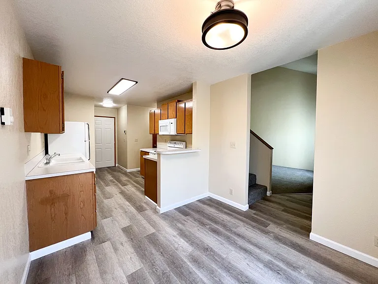5440-5442 N Hills Dr #5444 — Photo 32