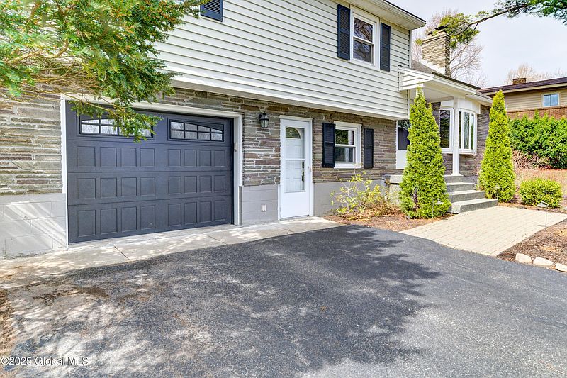 3rd image of 2512 Whamer Lane
