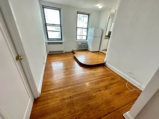 Rented by J PRESTON AND ASSOCIATES INC | media 8