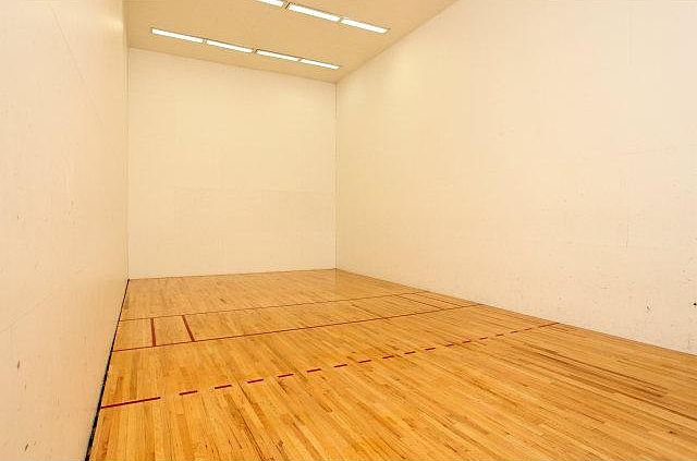 1st image of 305 Tradewinds Dr APT 4