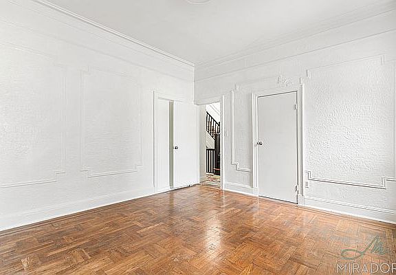 4th image of 188 Wilson Ave #2
