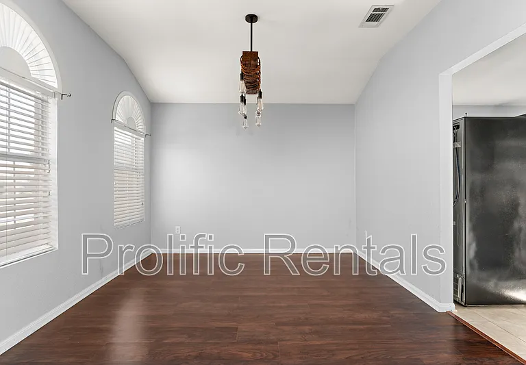 3308 Catalina Dr — Photo 7