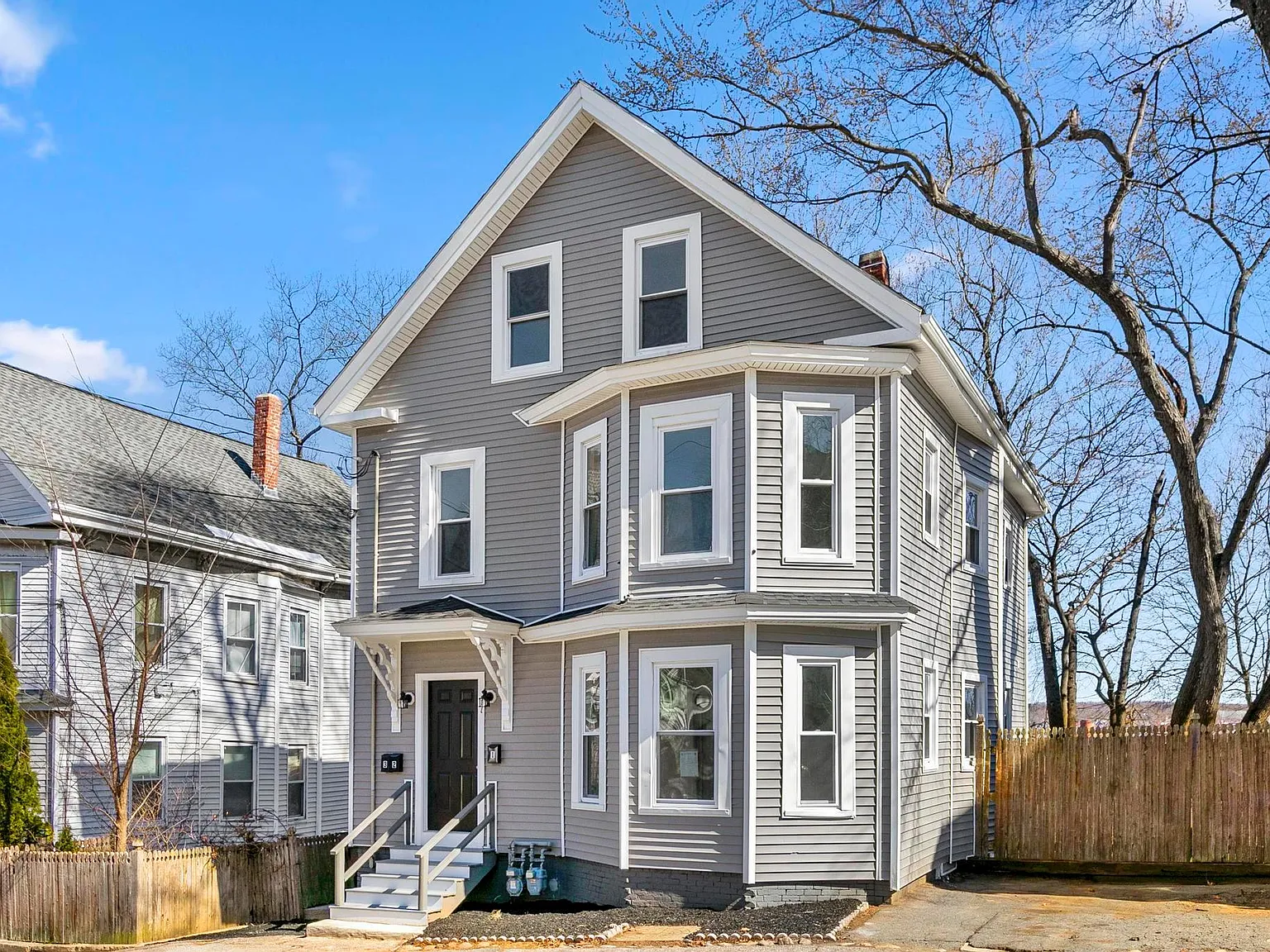 Bellevue Ave — Photo 1