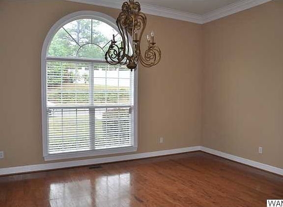 4th image of 1861 Gaineswood Dr