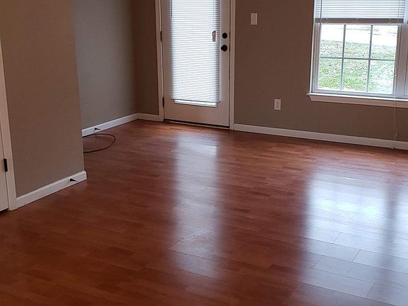 5th image of 108 W Zupan St APT 1