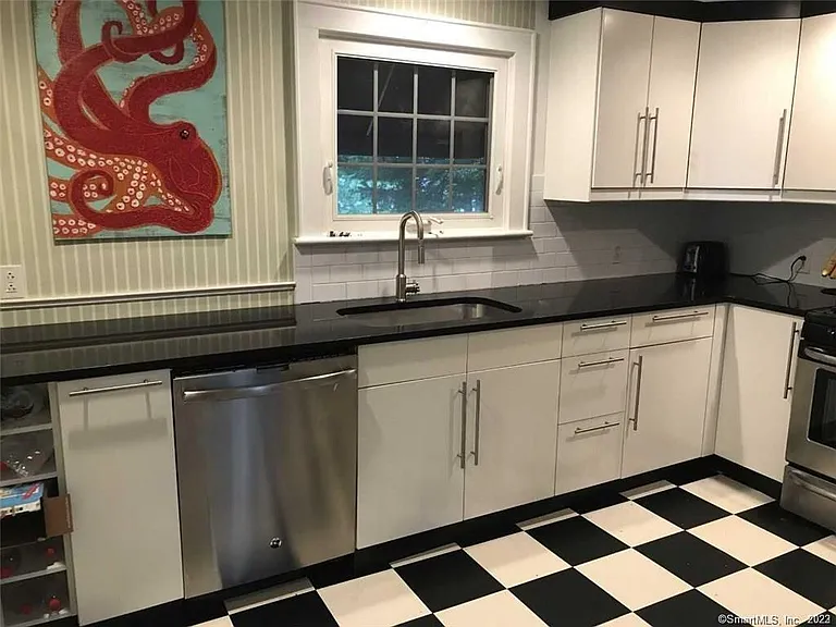 39 Masons Island Rd — Photo 4