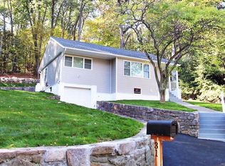 31 Fox Hill Rd, Cortlandt Manor, NY 10567