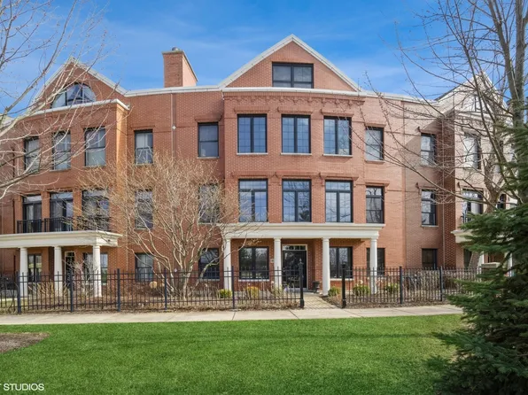 2048 Valor Ct, Glenview, IL 60026