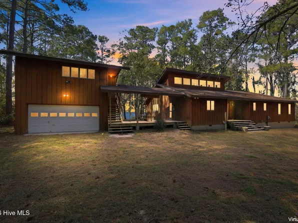 5684 Creek Pointe Road, New Bern, NC 28560