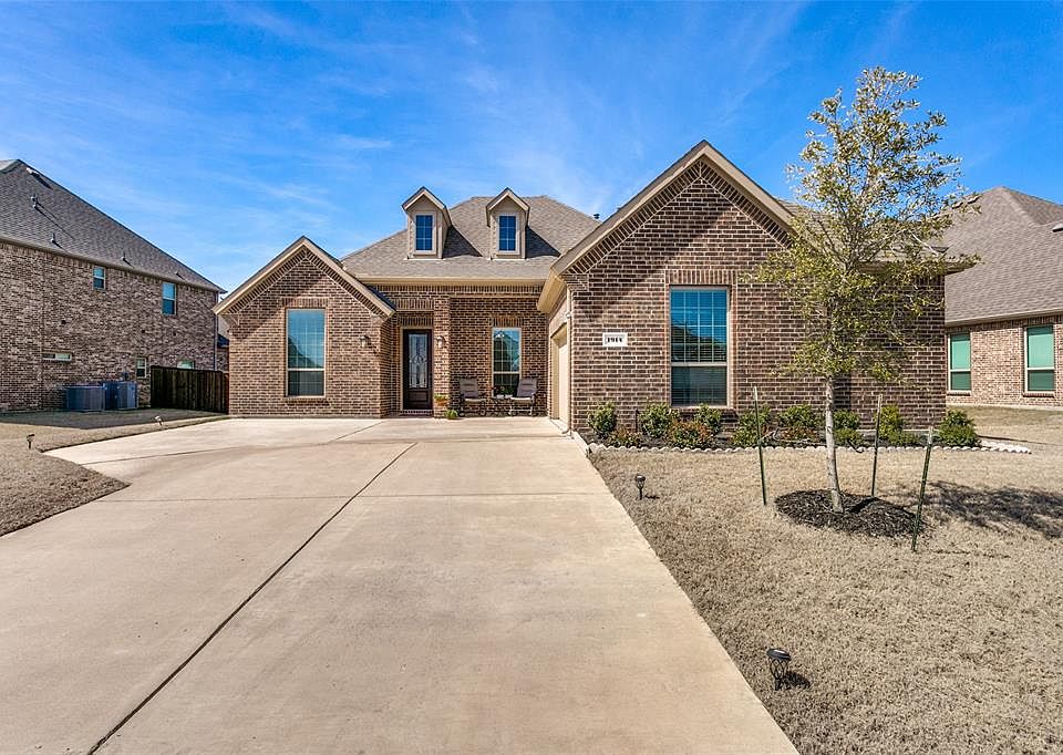 1st image of 1914 Doves Landing Ln