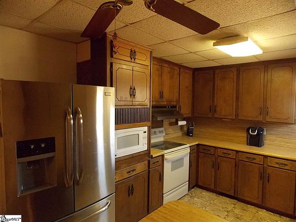 4th image of 301 Farrow Cir