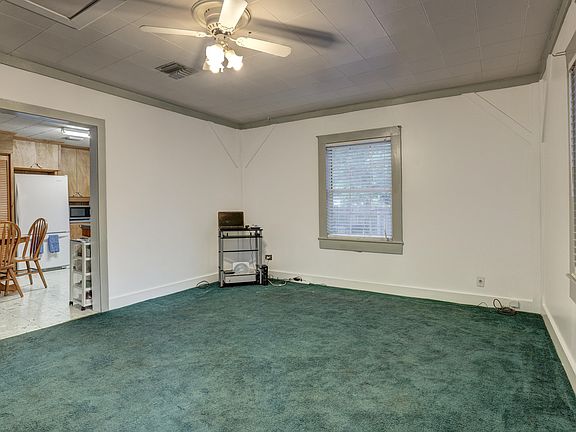 3rd image of 701 E 1st St