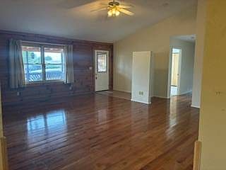 4th image of 12 W Robin Ln